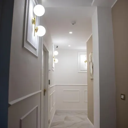 Operaprimasuite 4*