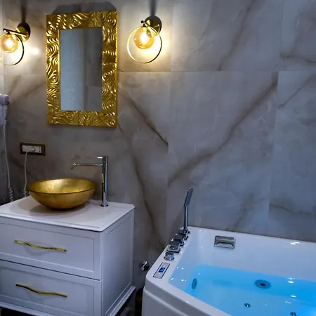Operaprimasuite Bed & Breakfast *