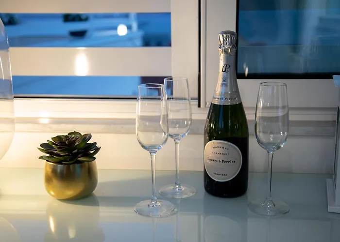 Operaprimasuite Bed & Breakfast 4*