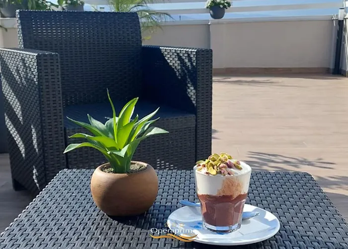 Operaprimasuite Bed & Breakfast 4*